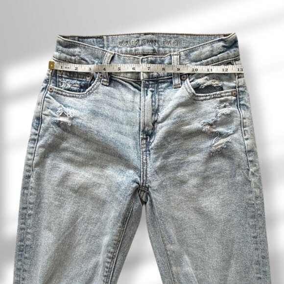 💙 American Eagle Distressed Boyfriend Jeans for Petites | Light Wash | Size 000 - Picture 8 of 8